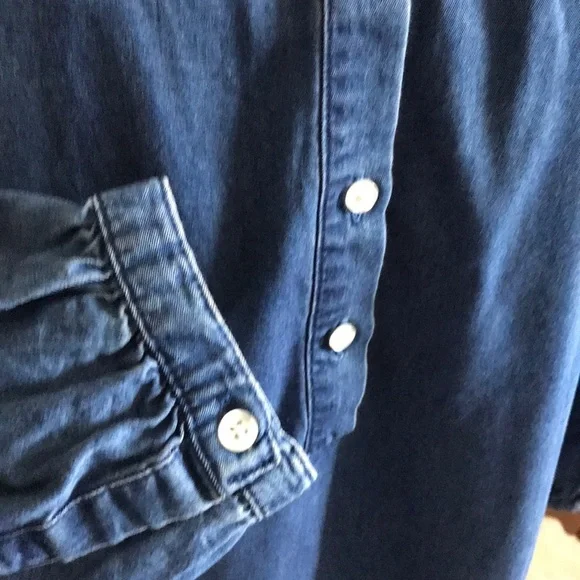 Old Navy Chambray Shirt Dress with Lace - Picture 4 of 10